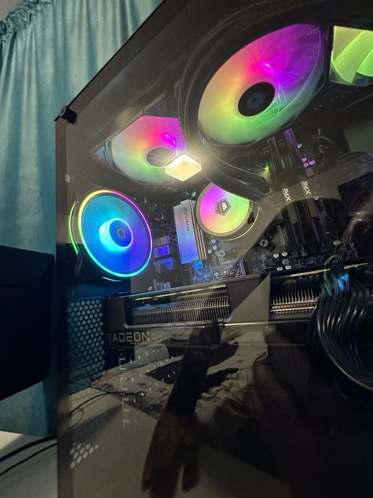 Calculator Gaming Ryzen 7 7800X3D 32Gb Ddr5 6000Mhz SSD 2TB  Rx 7700Xt