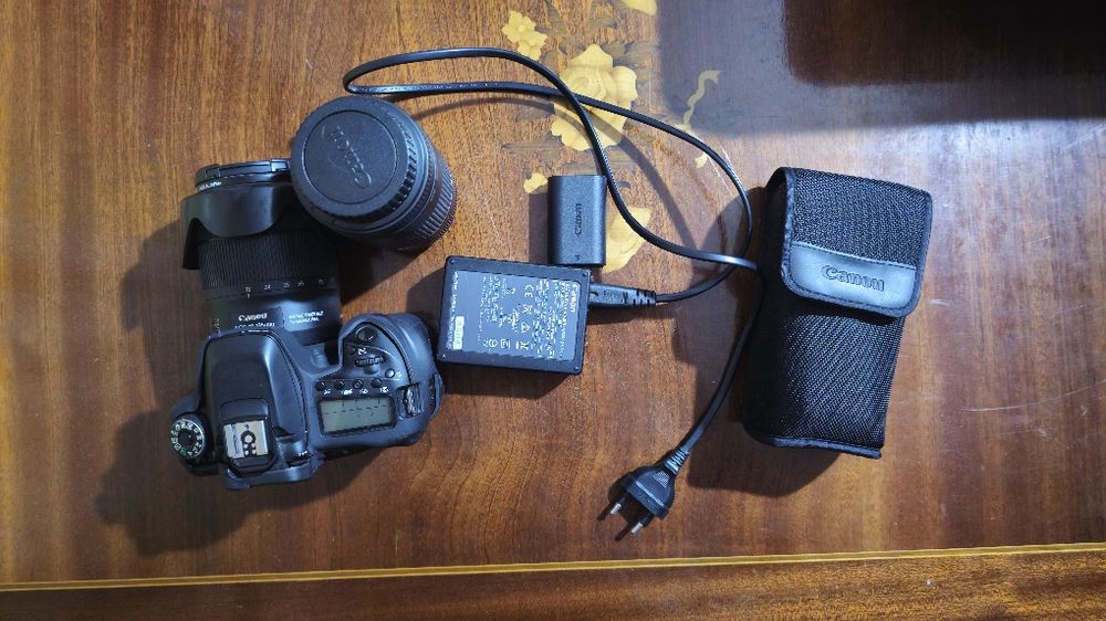 Canon 80D + 3 lentile