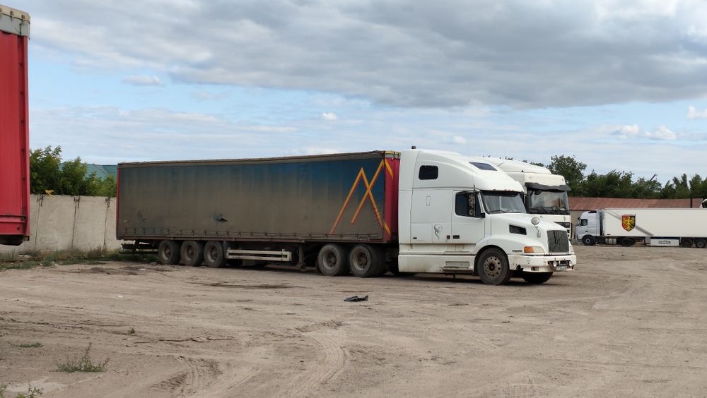 "Вольво ВНЛ 660" 2001год