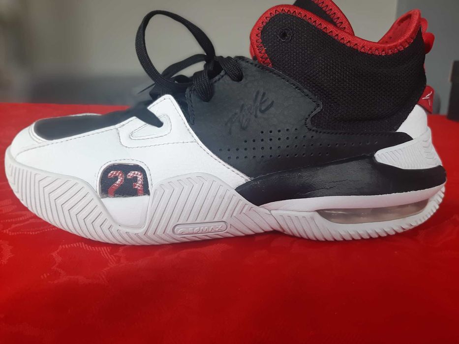 Маратонки Air Jordan 40номер