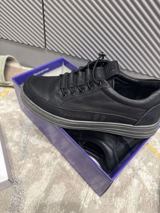 Обувь на мальчика  36 -38 размеры