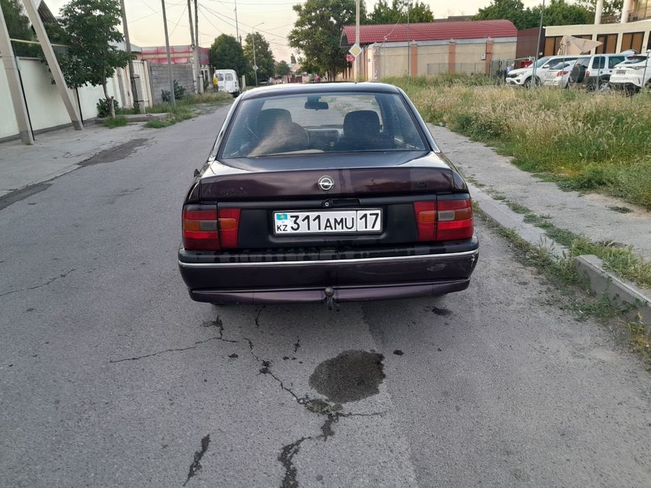 Opel vectra 1.8л