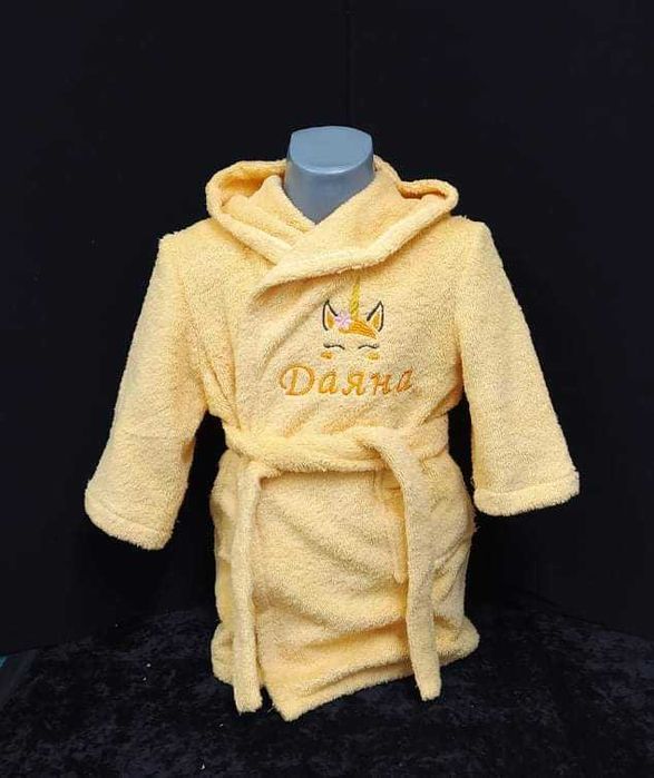 Детски халат с бродерия