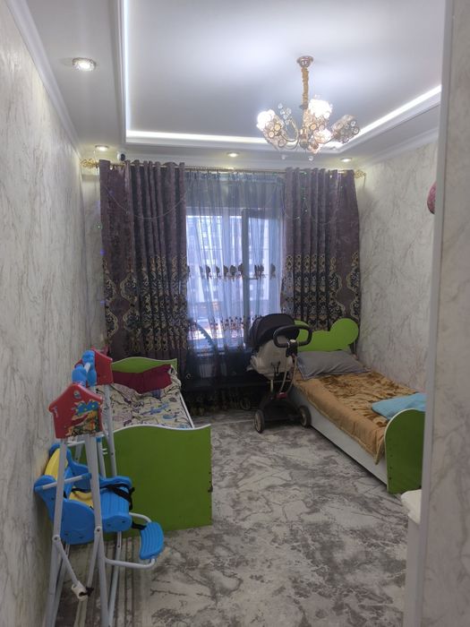 Продаю свою 3 комнатную квартиру  смебелю заходи и живи