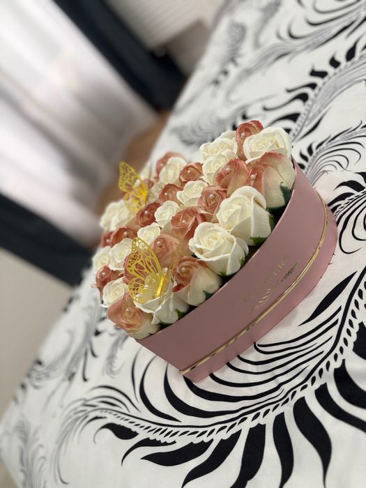 Aranjament premium  35 de trandafiri un cadou care vorbește din inimă