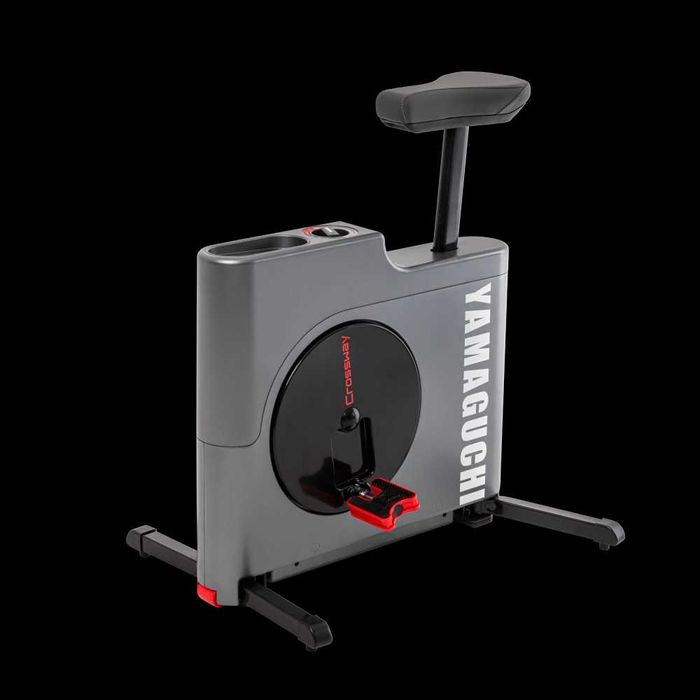 Yamaguchi Crossway — компактный вертикальный велотренажер