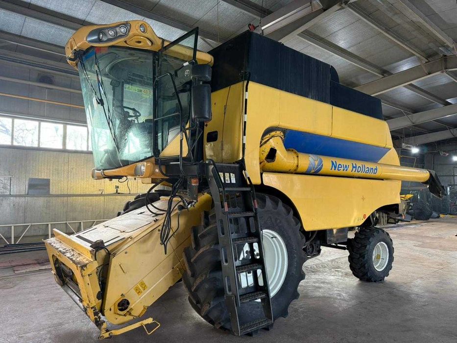 Комбайн New Holland CS6050