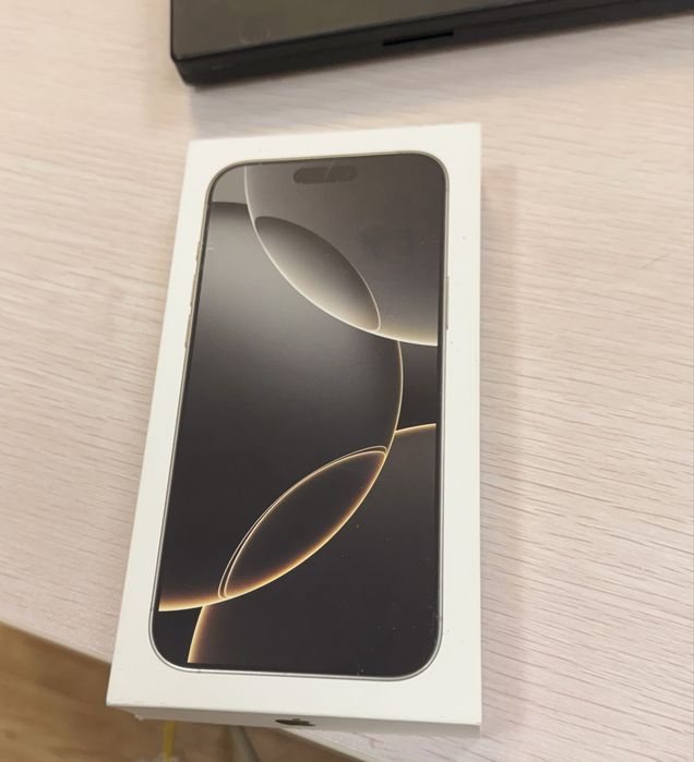 Iphone 16 pro max natural titan