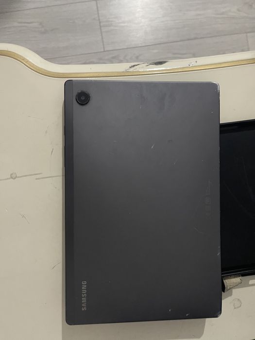 черный Samsung tab A8 256гб