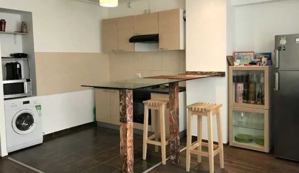 Дава се под наем Двустаен апартамент в Пловдив, Кършияка - 52 кв.м за 357 € - Снимка #2