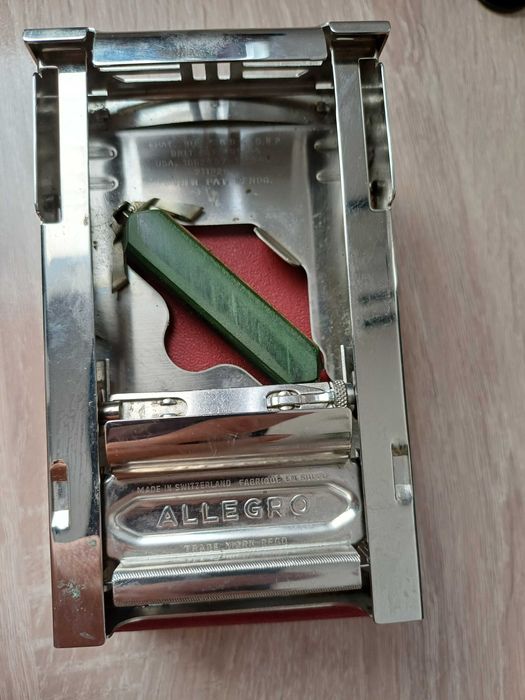 aparate vintage de ascutit lame pentru barbierit Allegro si Bakony