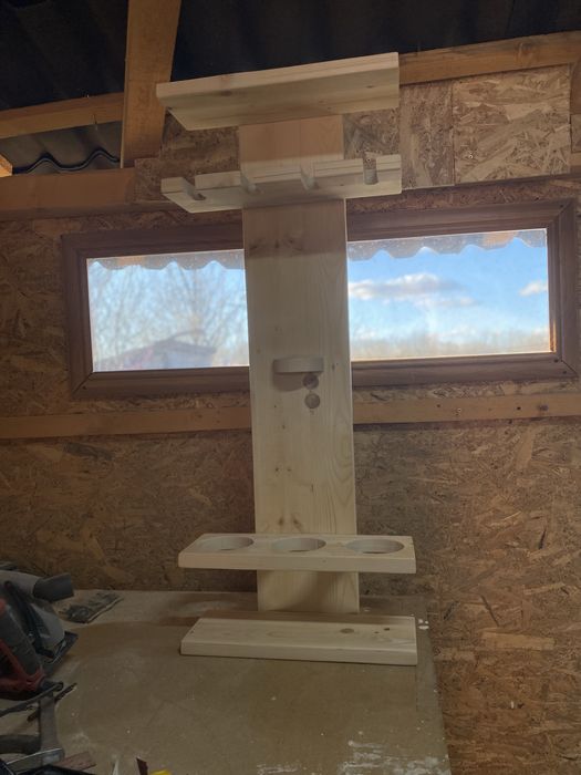 Polite de peret si rafturi ornamentale  din lemn masiv