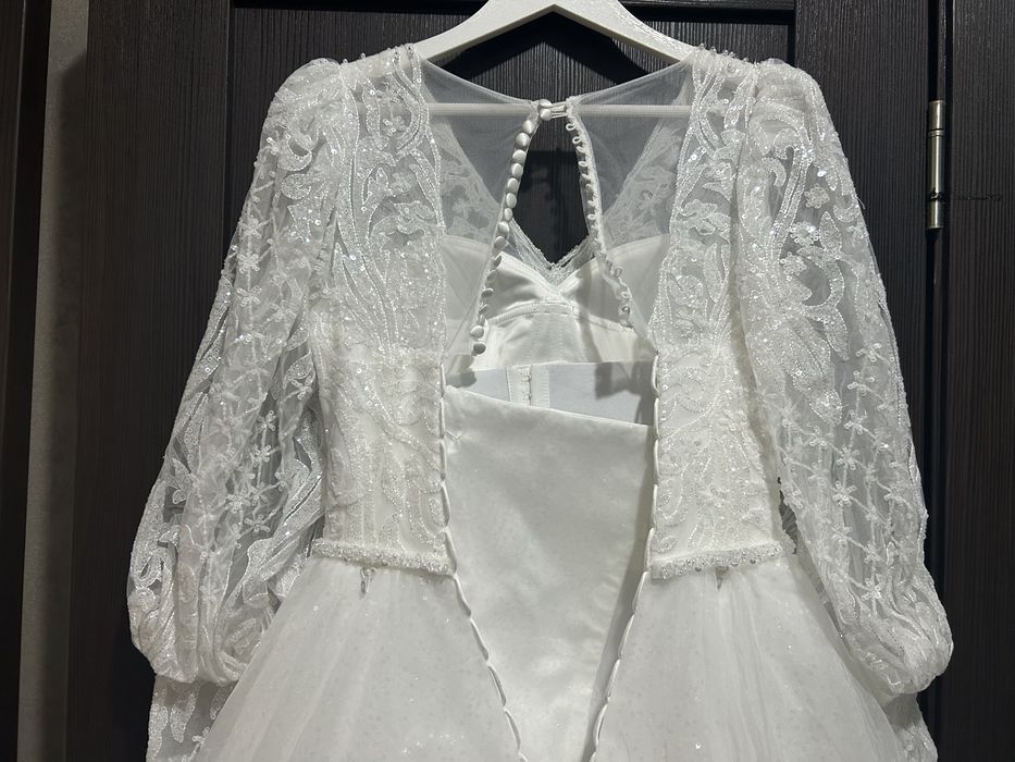 Срочно! Продам свадебное платье 42-44раз.