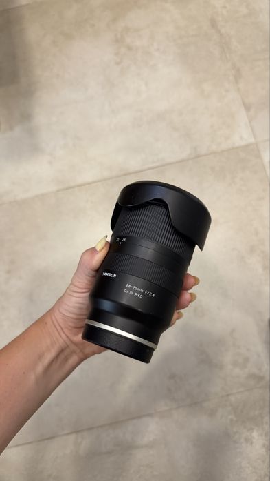 Объектив Tamron 28-75 mm f/2.8 Di III RXD