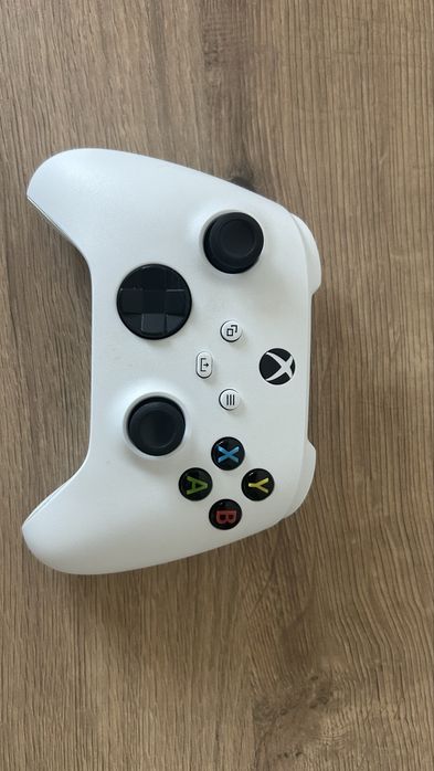 Xbox Series S 512 gb + doua manete. Ca nou