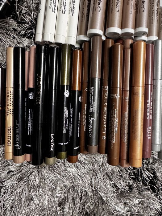 rujuri/ crieioane/ machiaje