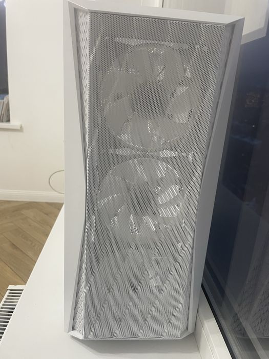 Продается белый  корпус