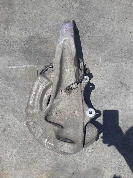 fuzeta dreapta fata bmw seria 5 f10 f11 2.0d