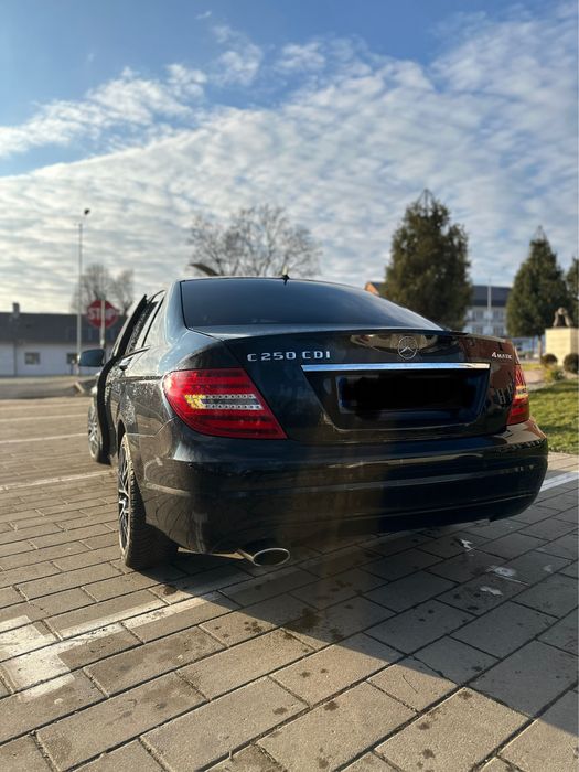 Mercedes Benz C class 4*4