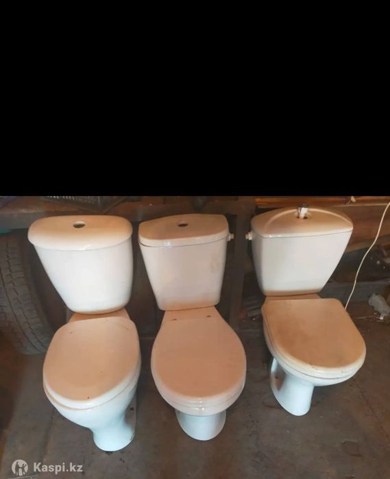 Продам б/у унитазы