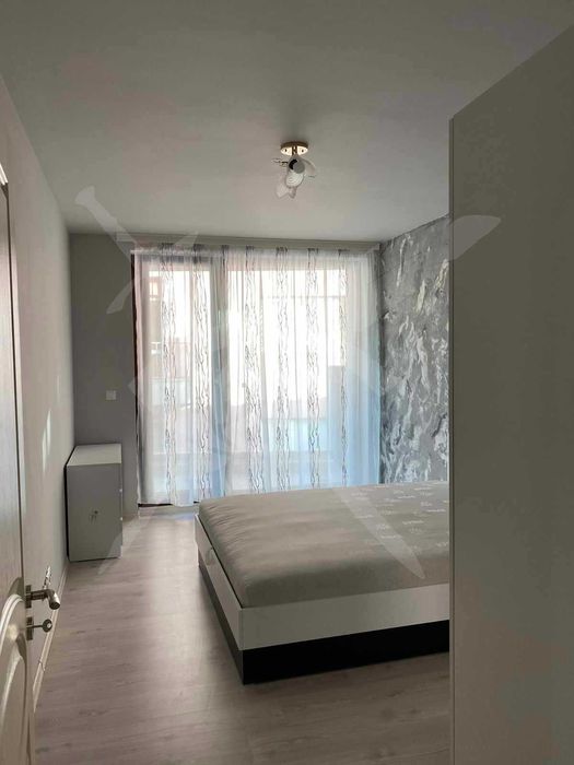 Дава се под наем Тристаен апартамент в Варна, Бриз - 165 кв.м за 1196.97 € - Снимка #2