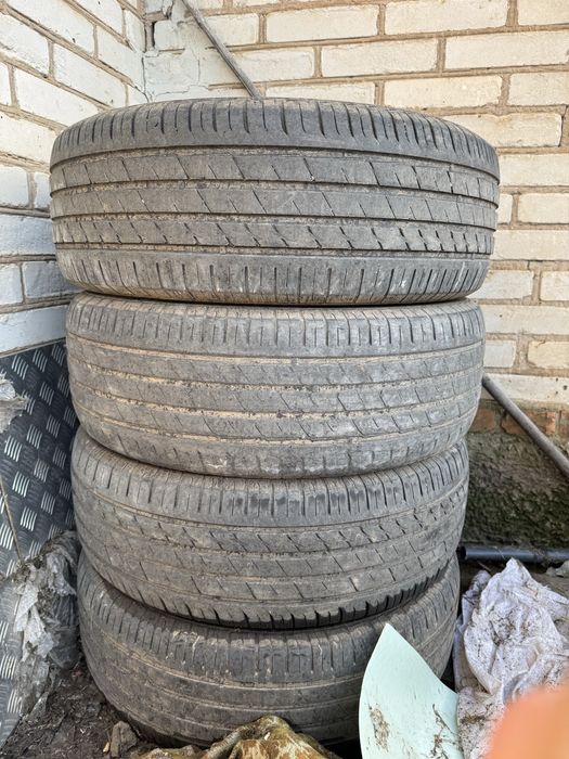 Продам резину 235/60 r 17