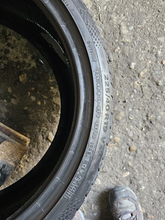 2 anvelope iarna 225 40 19 Continental  2018