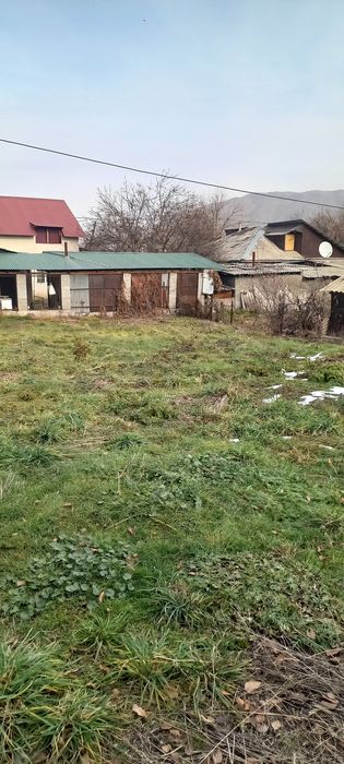 Продам дом с ровным участком