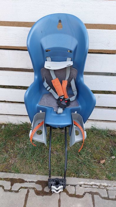 Scaun de bicicleta pt copii. Montare pe spate