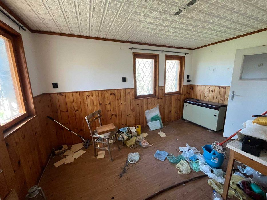 Къща за продажба в Бижовци, Трявна – двуетажна, двор 2560 кв.м., инвестиция