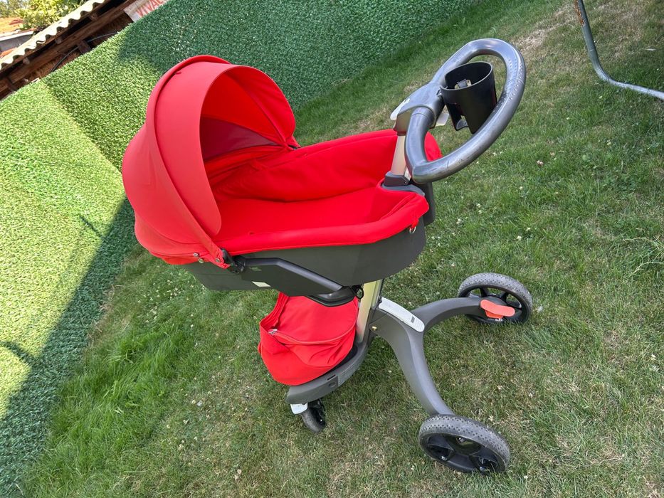 Продава детска количка