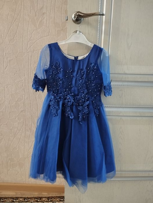 Нарядные платья на девочку 3-5 лет