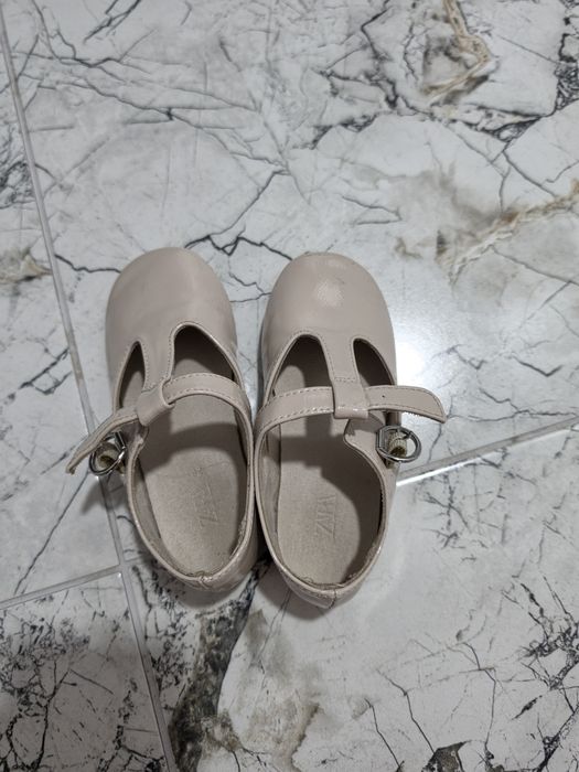 Обувки Zara за момичета, размер 25