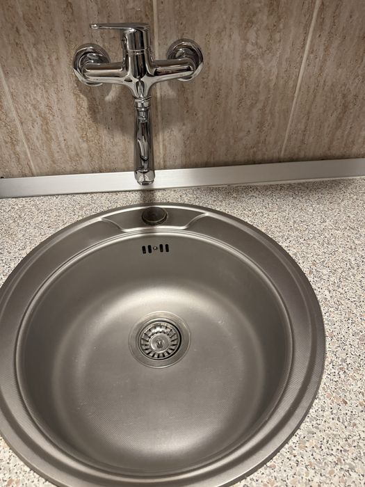 Vand mobila de bucatarie cu tot ce se vede in poza