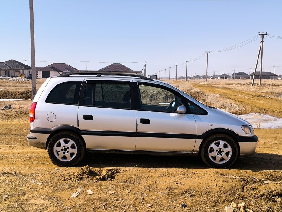 Продам Опель Зафира 2000г автомат