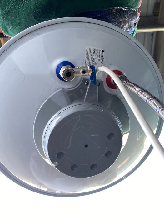 Продам бойлер накопительный водонагреватель