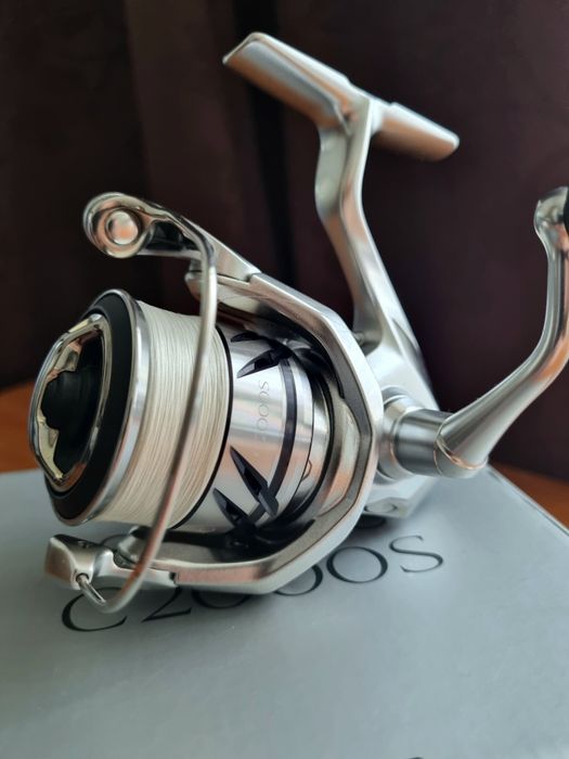 Shimano Stradic FM c2000s NOU. Pret Fix