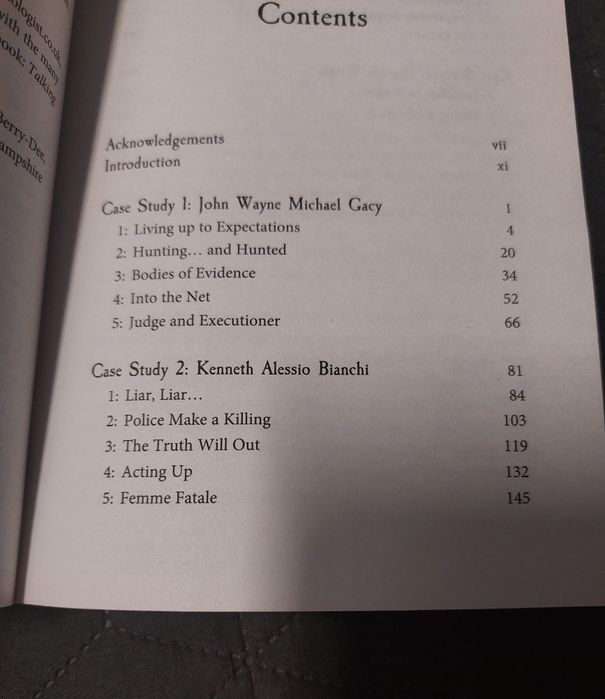 Carte în engleză, "Talking with Serial Killers"