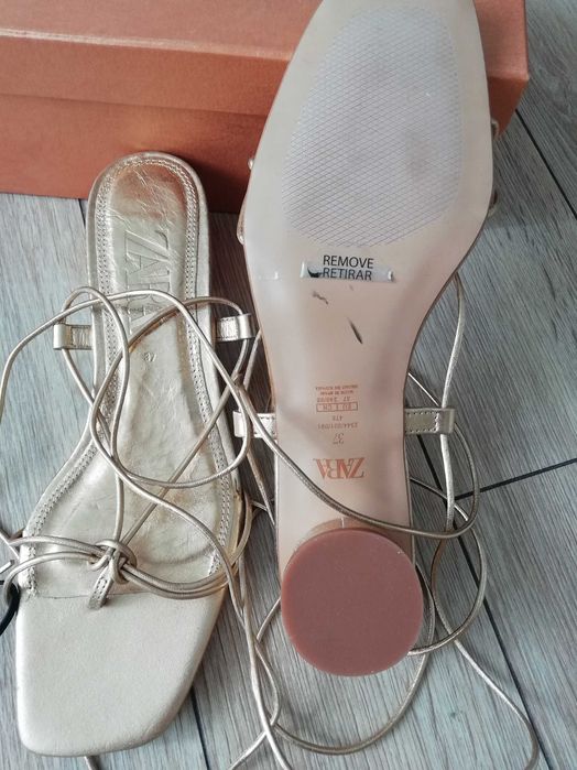 Елегантни сандали ZARA естествена кожа