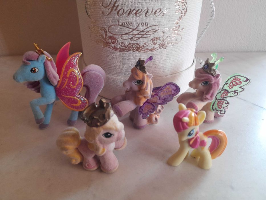 Фигурки играчки различни лотчета