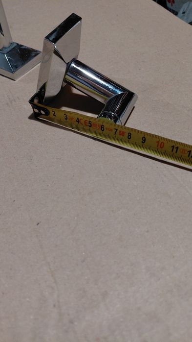 Закачалки  за  баня, много запазени.