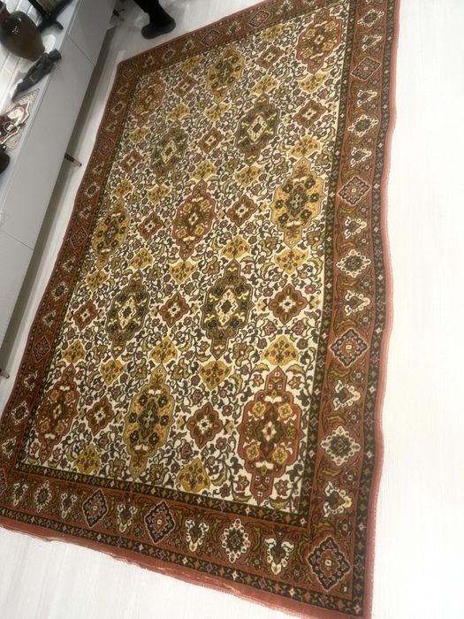 Продам ковер 2*3 бу