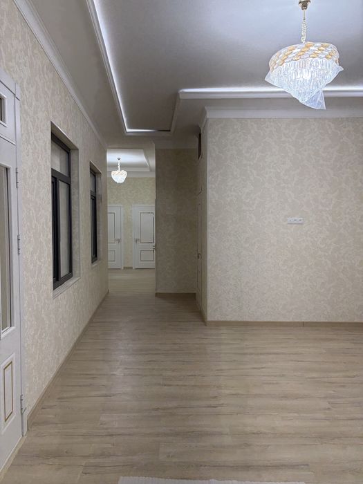 Uy sotiladi  3 sotix tayyor pod kluch  qibray tumani obod kochada