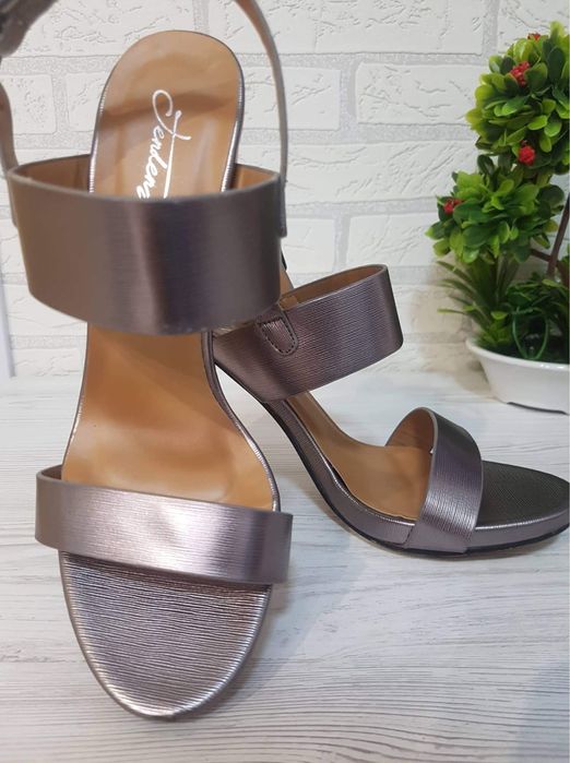 Дамски сандали