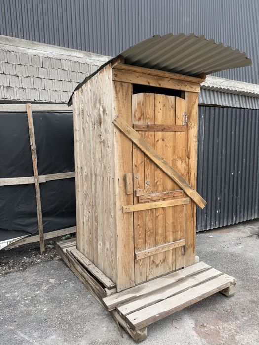 Продам туалет уличный,в собранном виде!!!