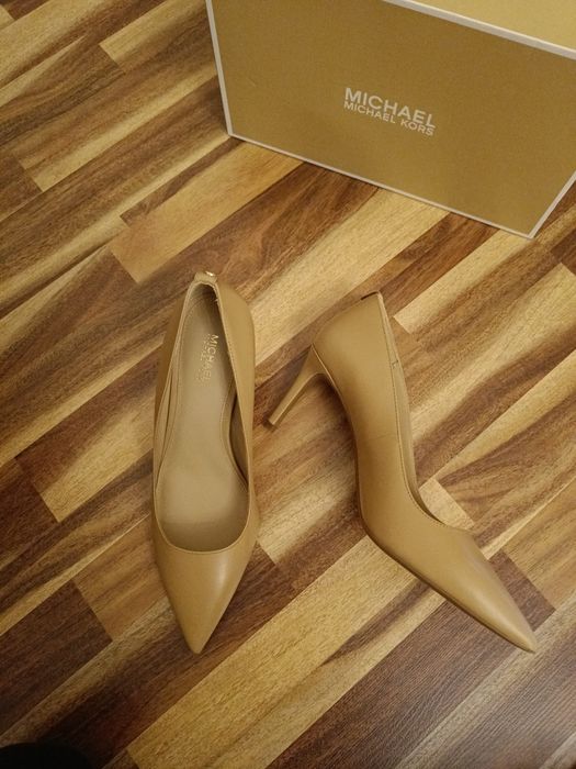 Туфли из натуральной кожи от Michael Kors
Модель Alina Flex
Размер 38