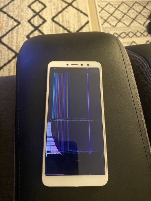 Vând  telefon Xiaomi Model M1803E6G