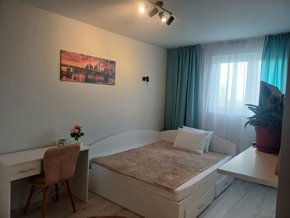 Închiriez garsoniera zona Rogerius