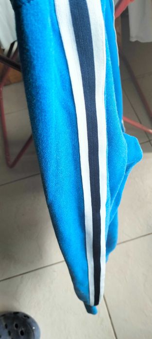 Продавам мъжки суитчер