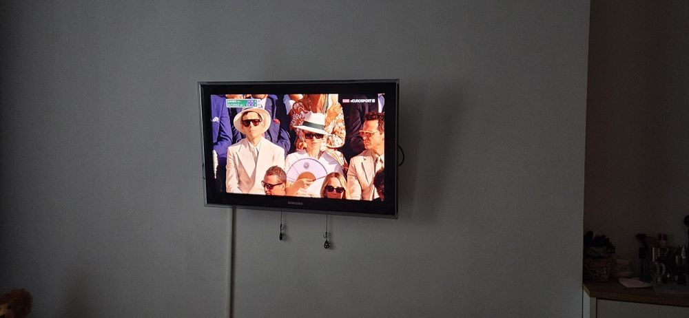 Телевизор Samsung 32 инча